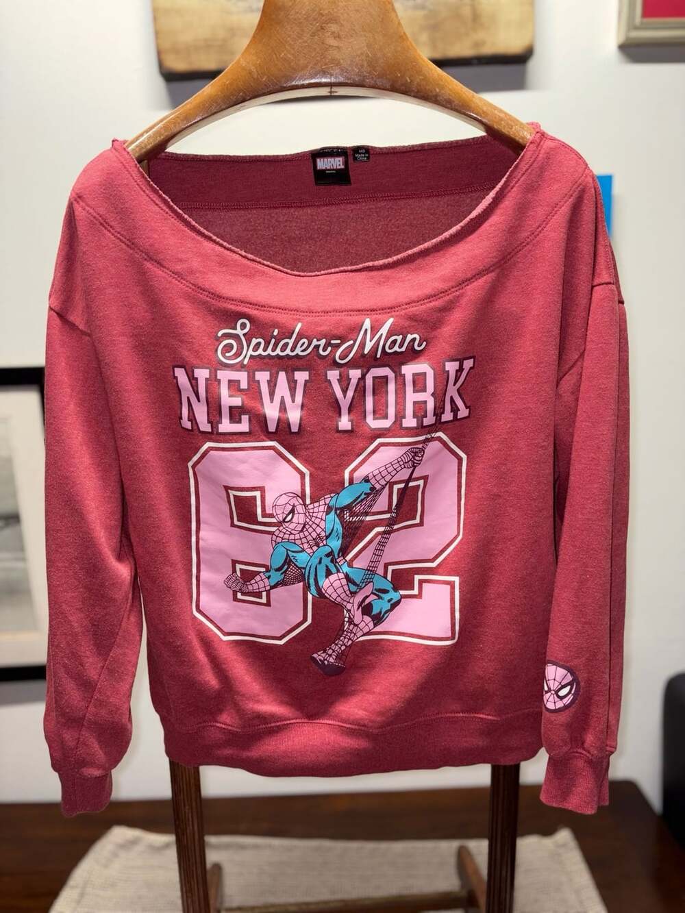 Marvel Spider-Man New York 62 Size MD Red Sweatshirt